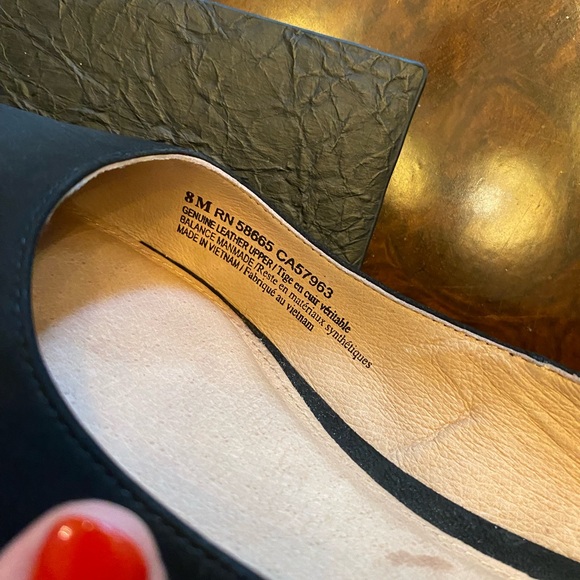 Black suede flats, sz 8 Next-to-New - Picture 4 of 5